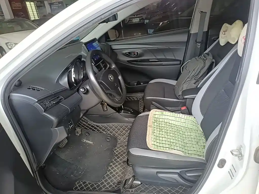 Toyota Yaris L 2020 — фото 15