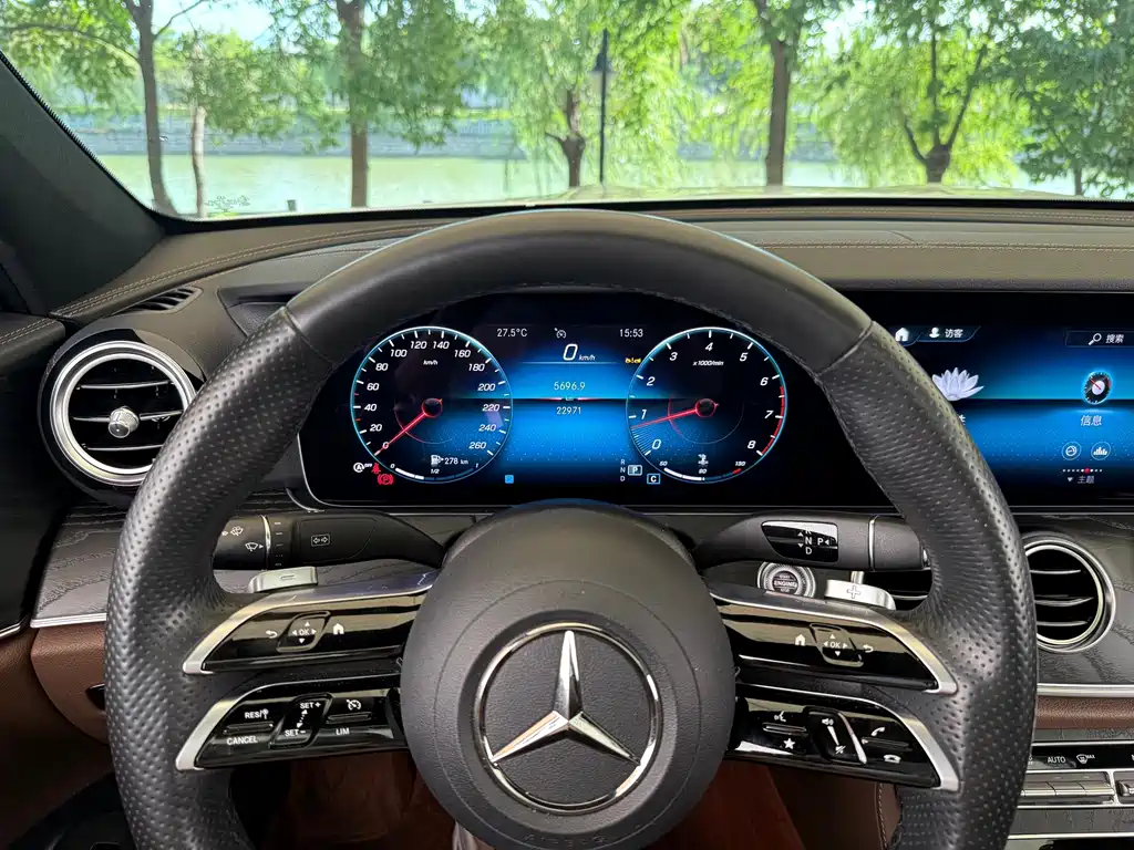 Mercedes-Benz E-Class 2023 — фото 19
