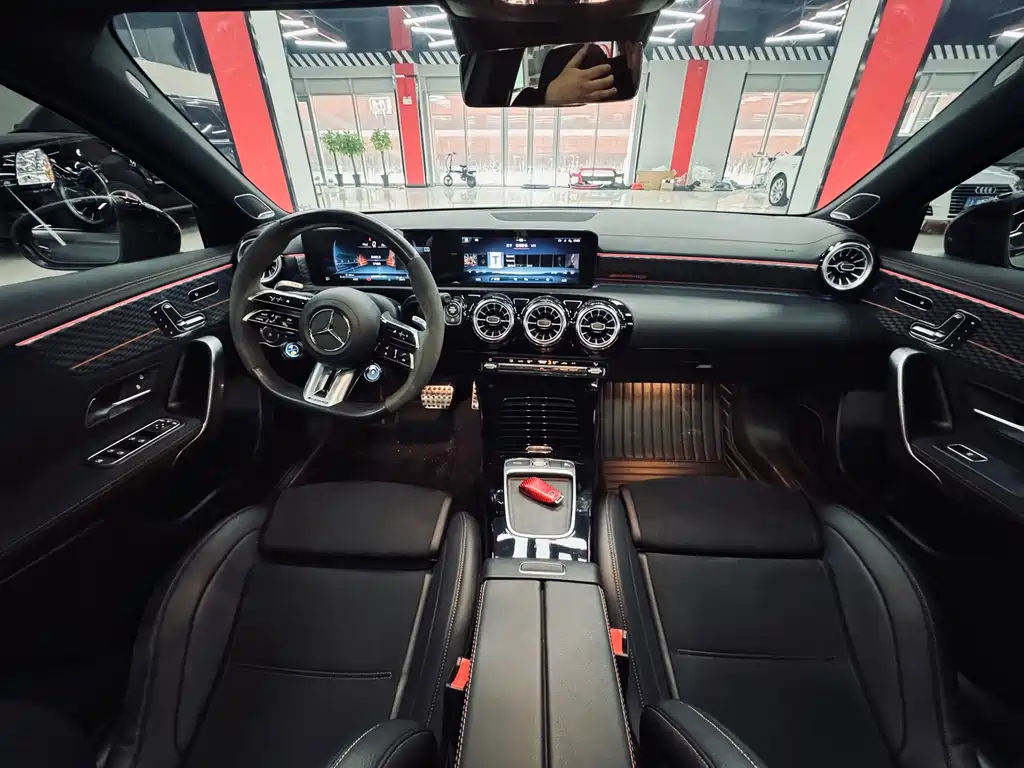 Mercedes-Benz A-Class AMG 2024 — фото 32