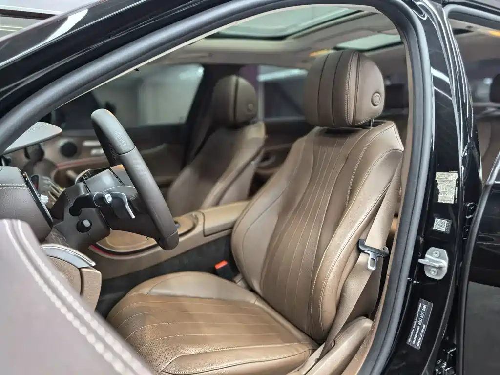 Mercedes-Benz E-Class 2021 — фото 30