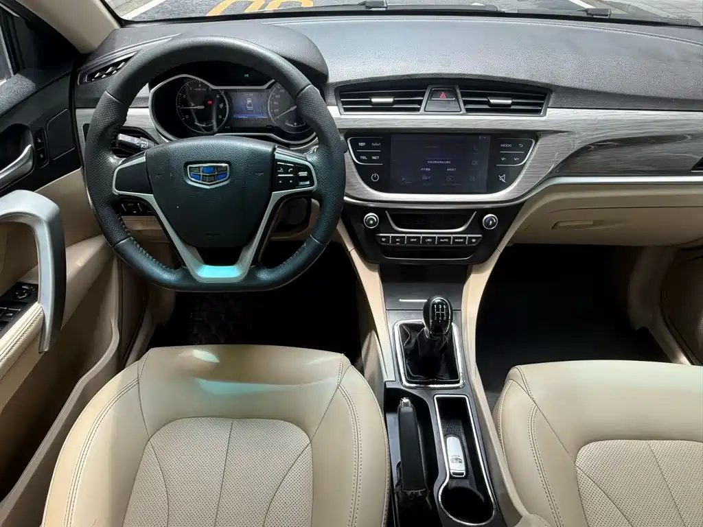 Geely Emgrand 2018 — фото 11