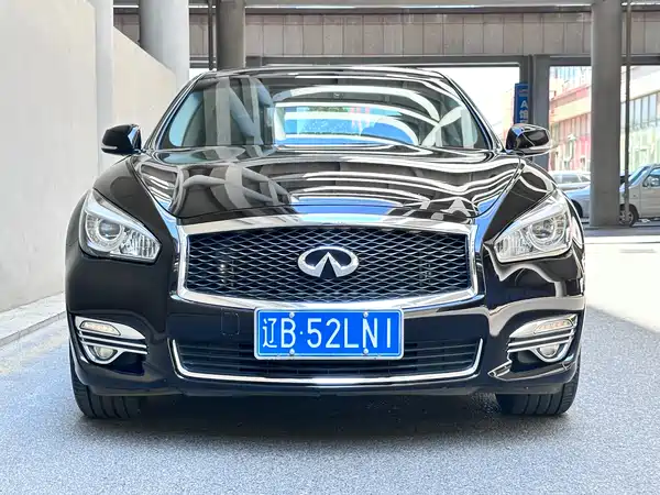 Infiniti Q70 2017