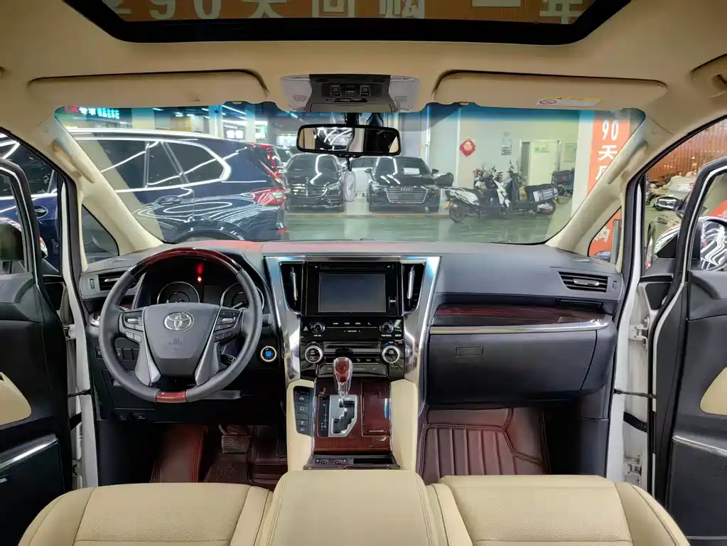Toyota Alphard 2018 — фото 5