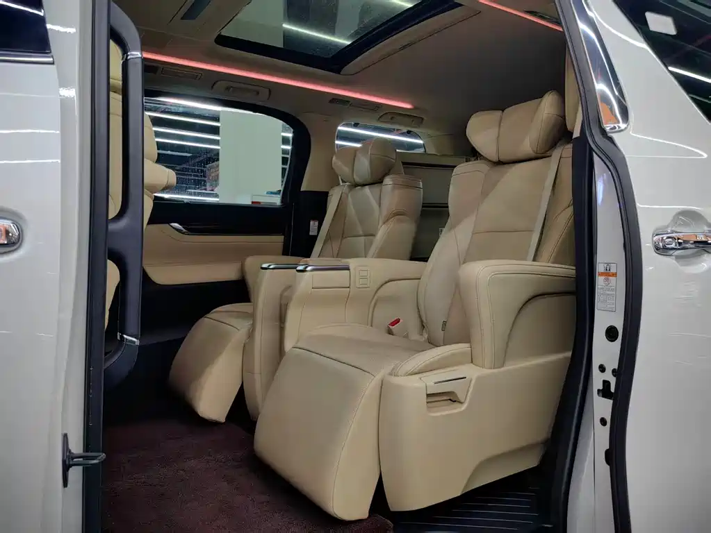 Toyota Alphard 2018 — фото 15