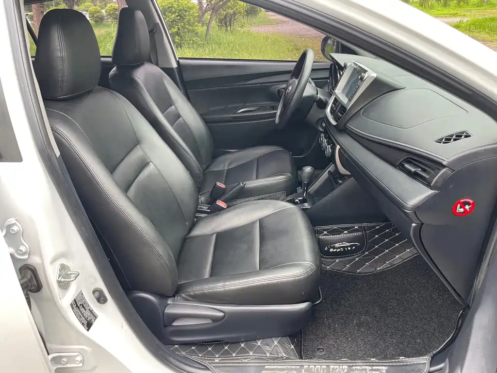 Toyota Yaris L 2019 — фото 15
