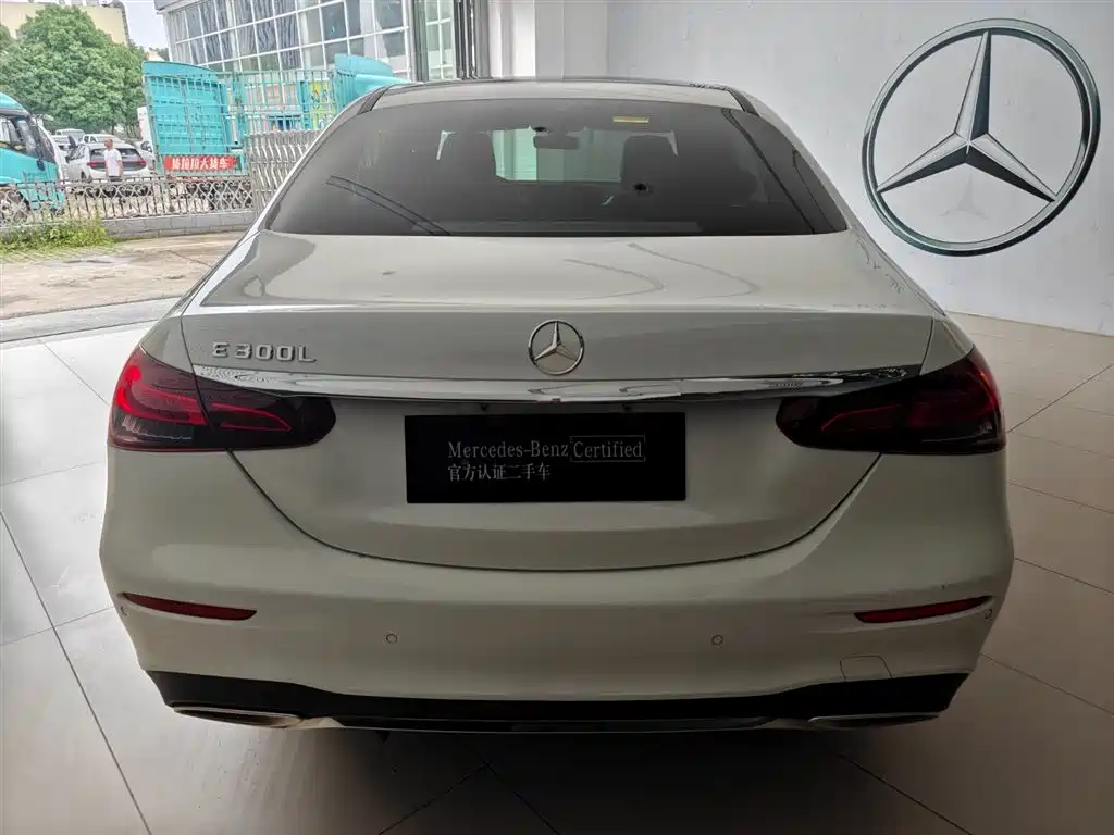Mercedes-Benz E-Class 2022 — фото 2