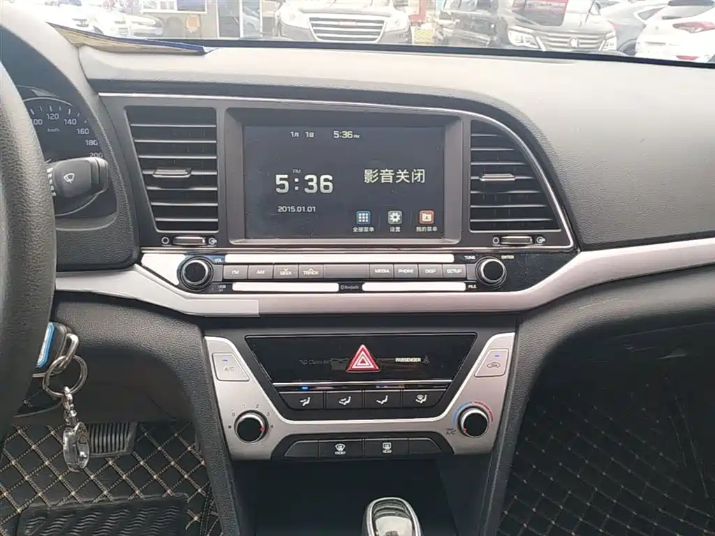 Hyundai Elantra 2018 — фото 13