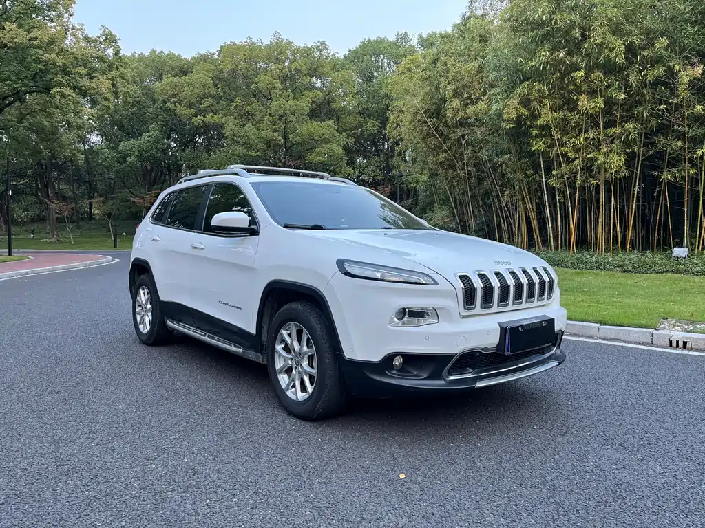 Jeep Cherokee 2016 — фото 3