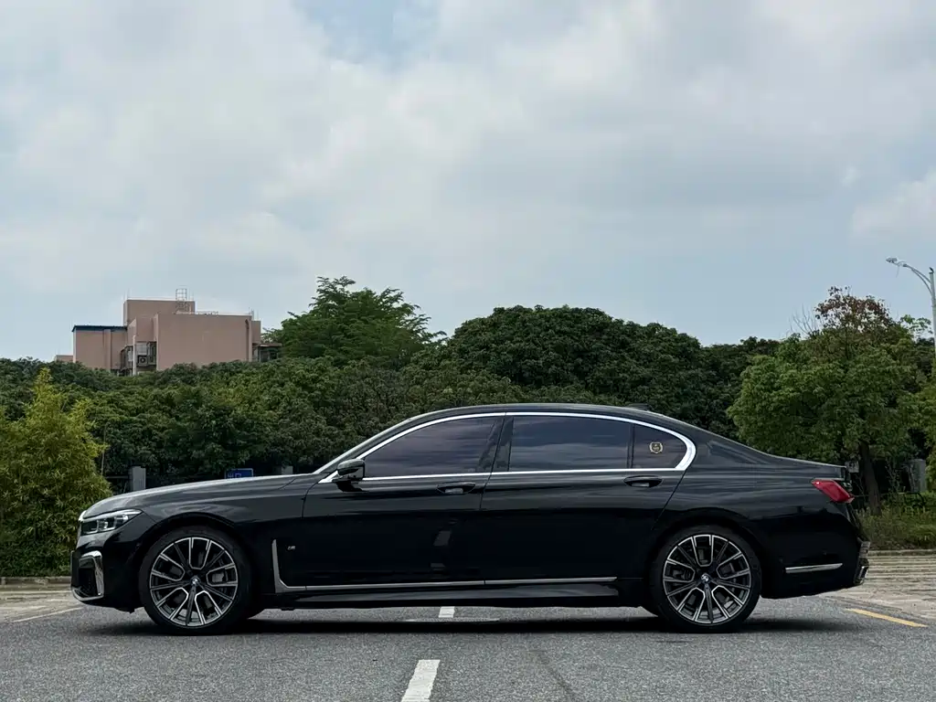 BMW 7 Series 2023 — фото 15