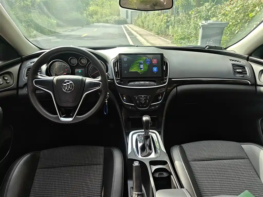 Buick Regal 2017 — фото 16