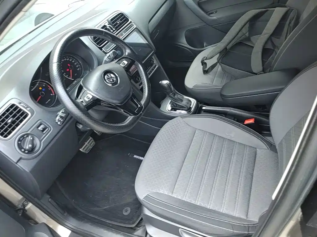 Volkswagen Polo 2015 — фото 15