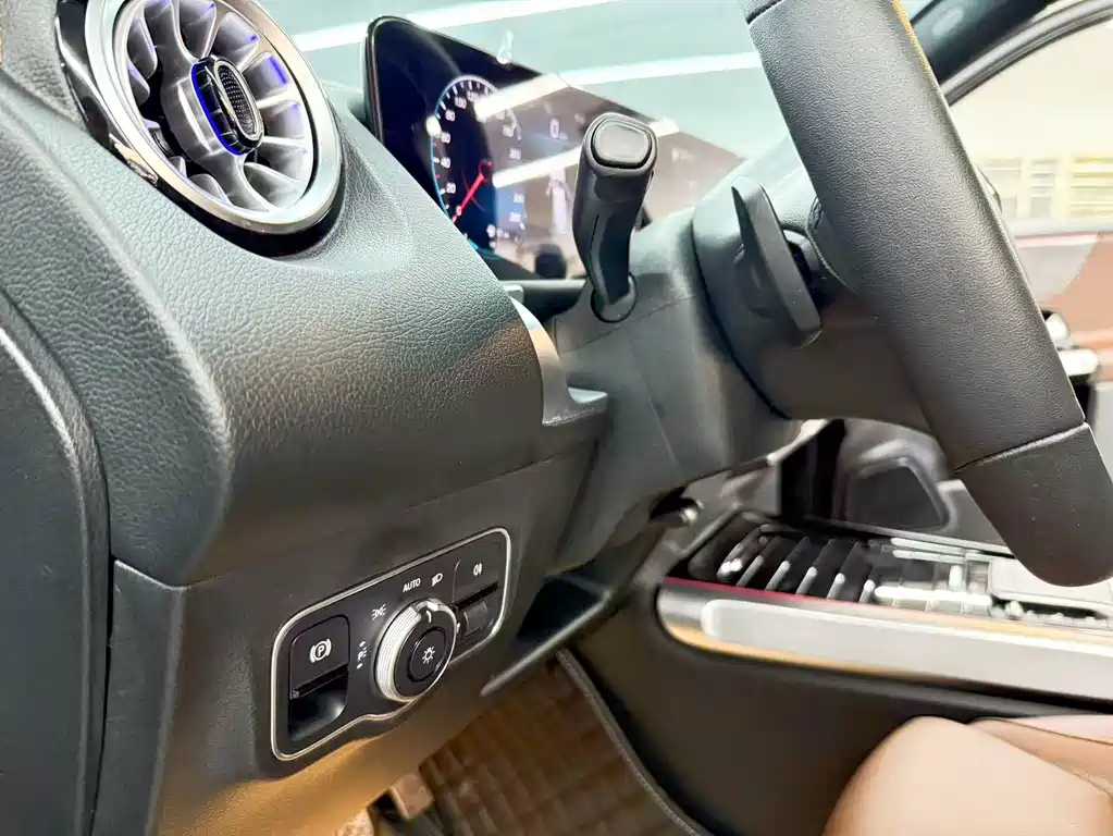 Mercedes-Benz GLB 2022 — фото 15