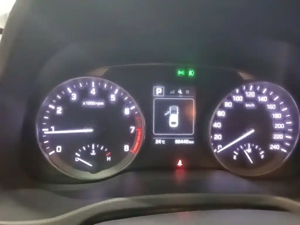 Hyundai Elantra 2019 — фото 12