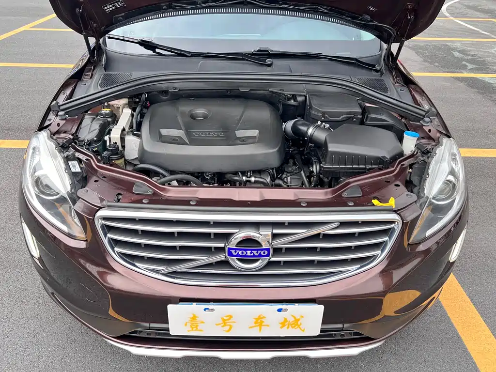 Volvo XC60 2017 — фото 16