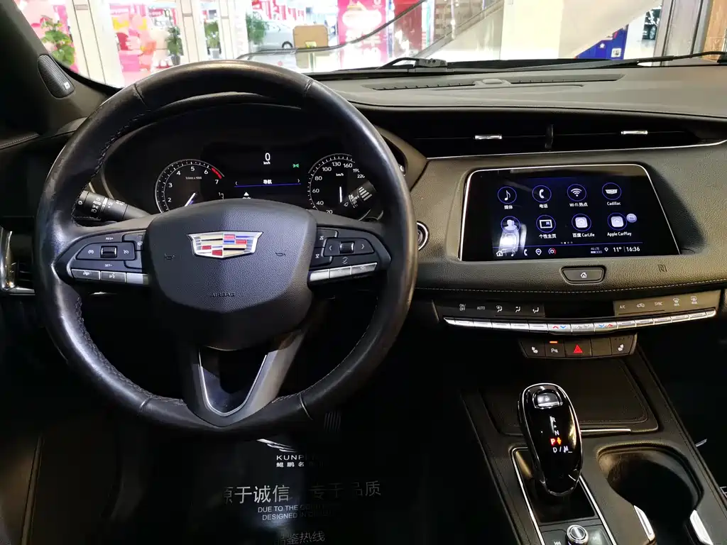 Cadillac XT4 2021 — фото 11