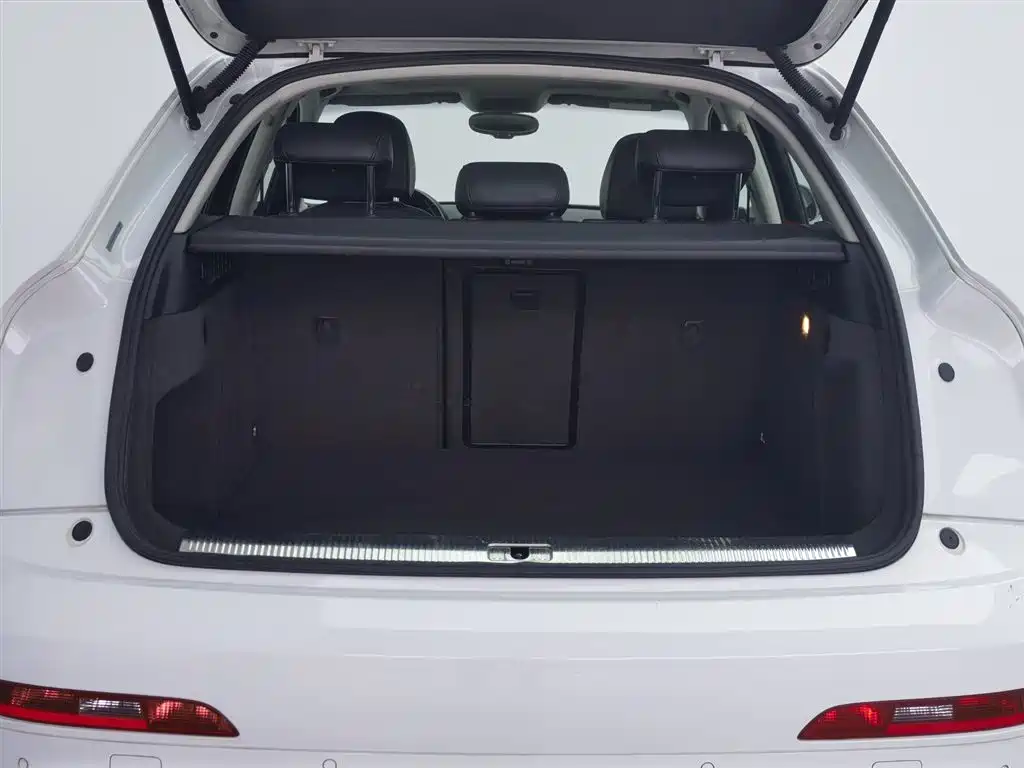 Audi Q3 2015 — фото 16