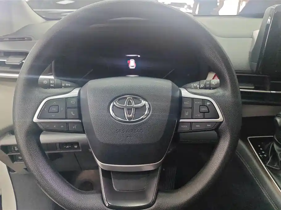 Toyota Sienna 2022 — фото 15
