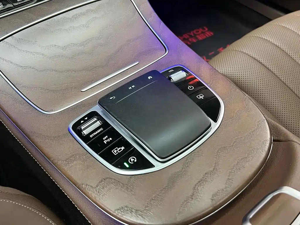Mercedes-Benz E-Class 2020 — фото 15