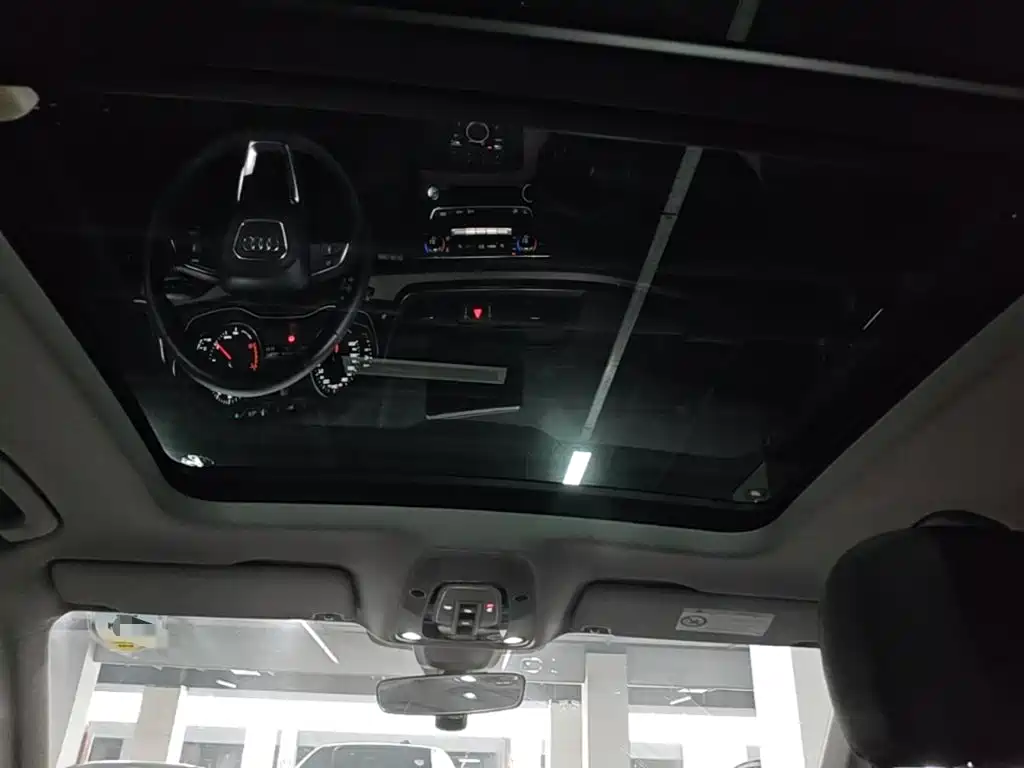 Audi Q5L 2018 — фото 18