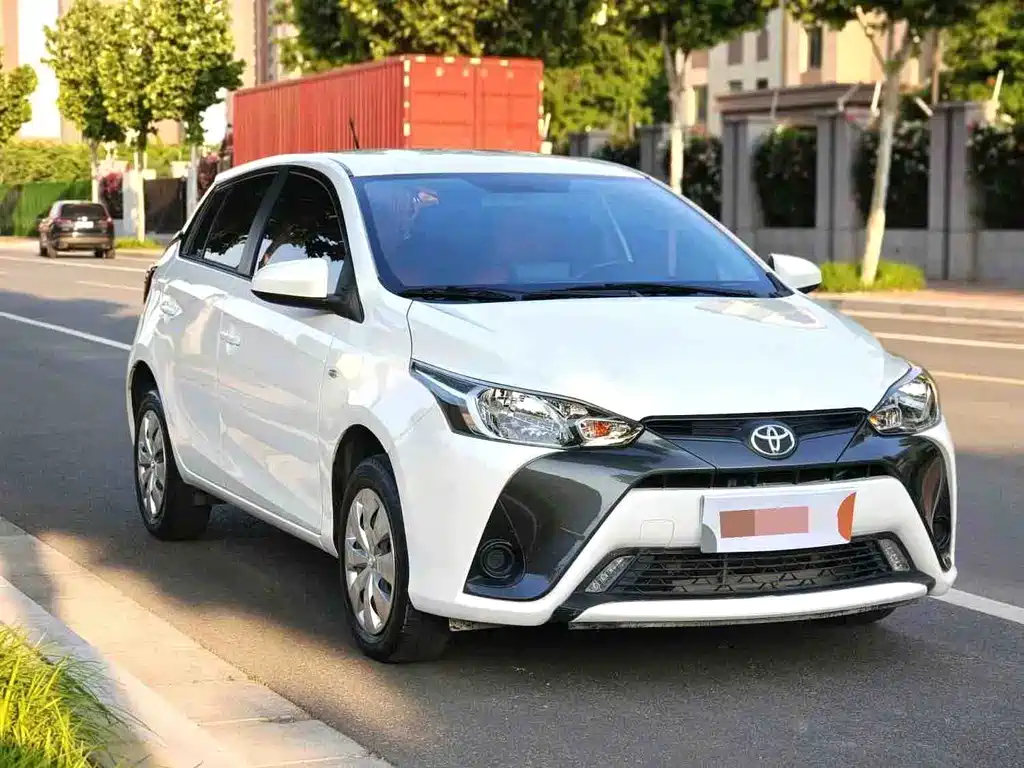 Toyota Yaris L 2022