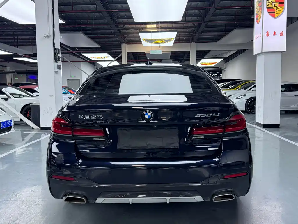 BMW 5 Series 2021 — фото 18