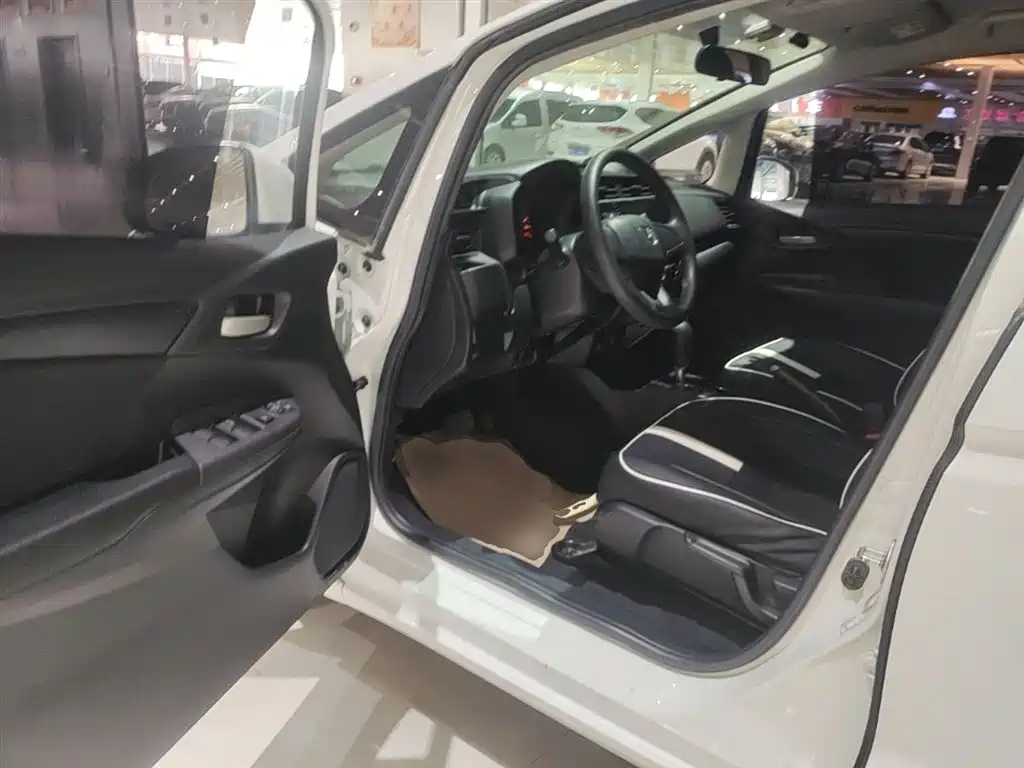 Honda Fit 2018 — фото 16