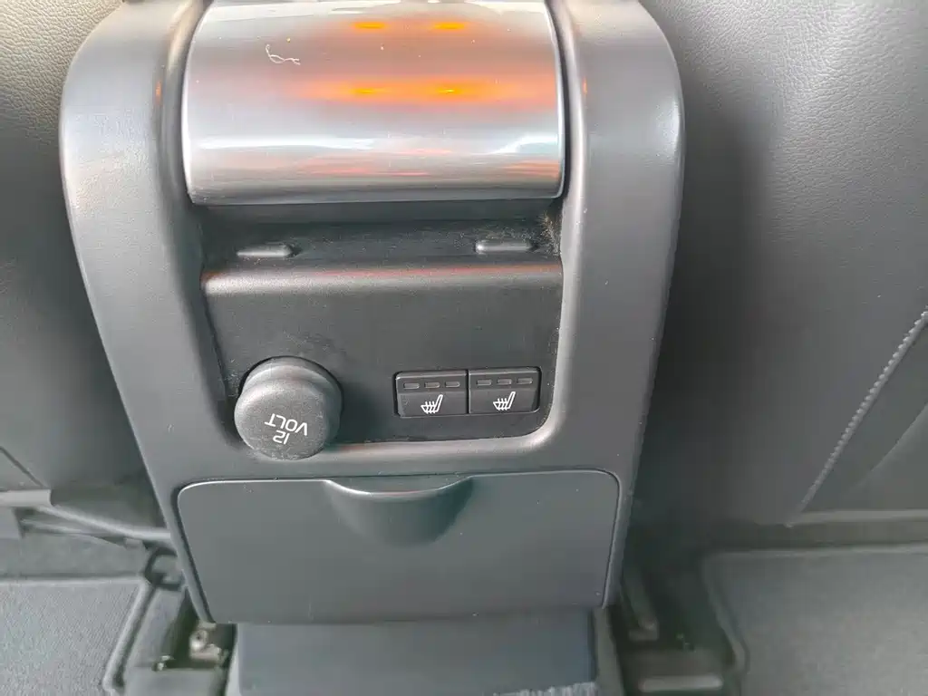 Volvo S60 2018 — фото 9