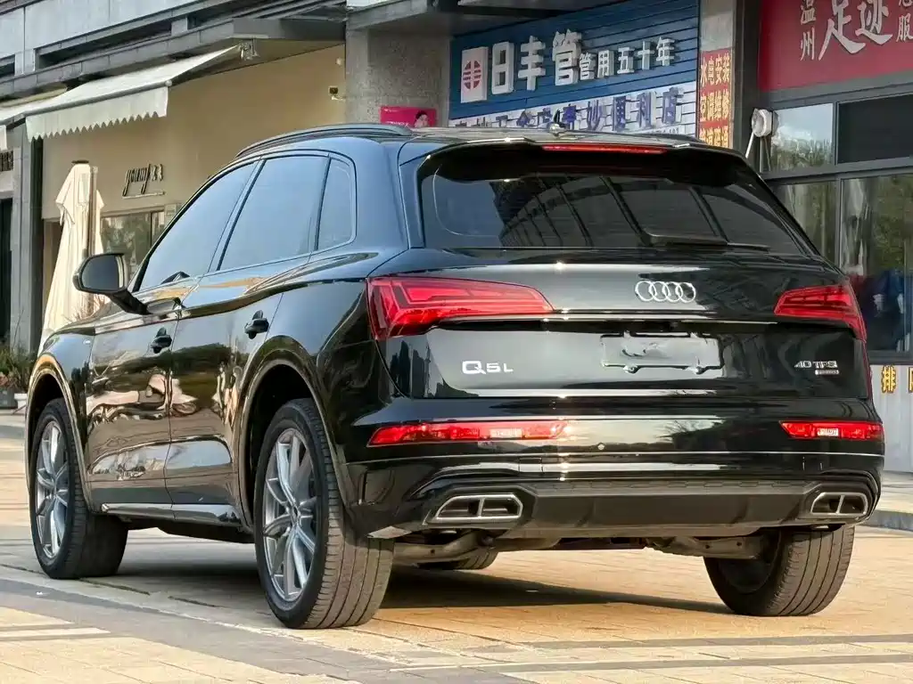 Audi Q5L 2023 — фото 9