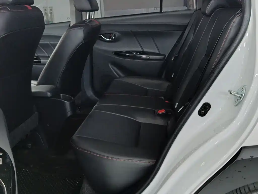 Toyota Yaris L 2022