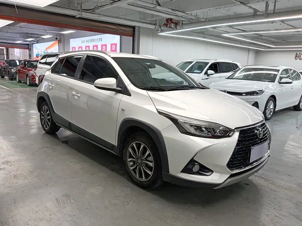 Toyota Yaris L 2022