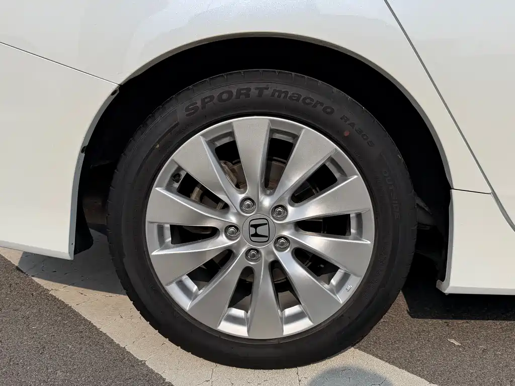 Honda Accord 2015 — фото 9