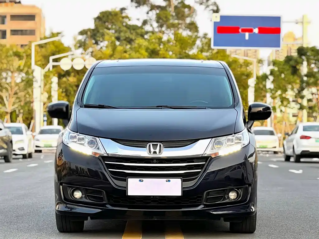 Honda Odyssey 2015 — фото 2