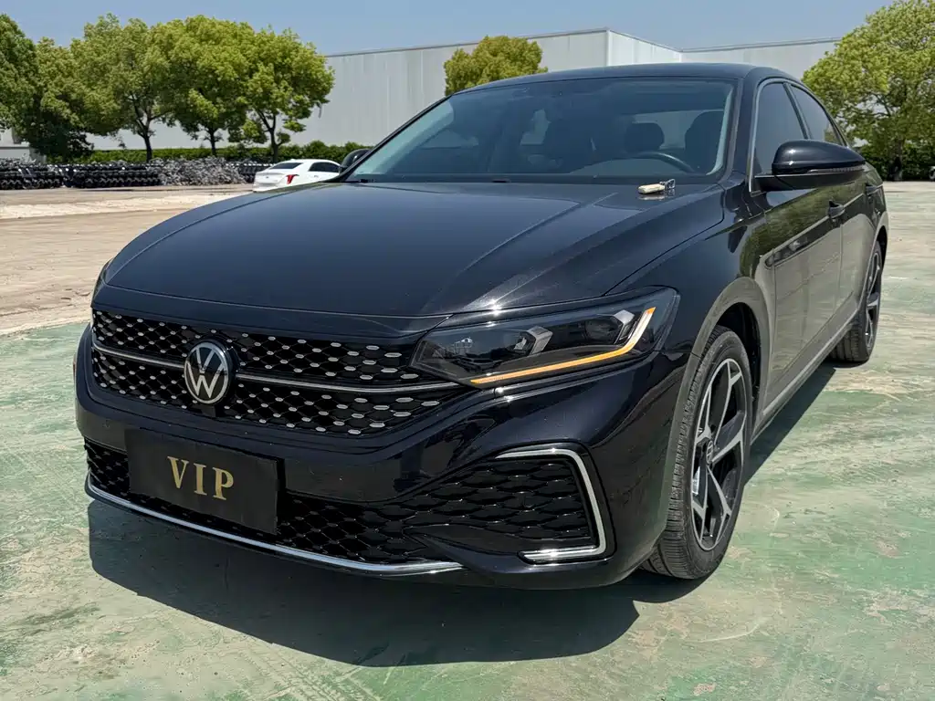 Volkswagen Passat 2024