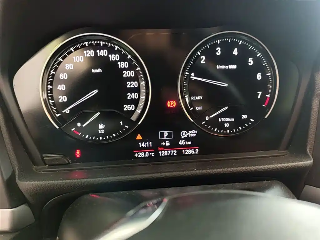 BMW 1 Series 2018 — фото 12