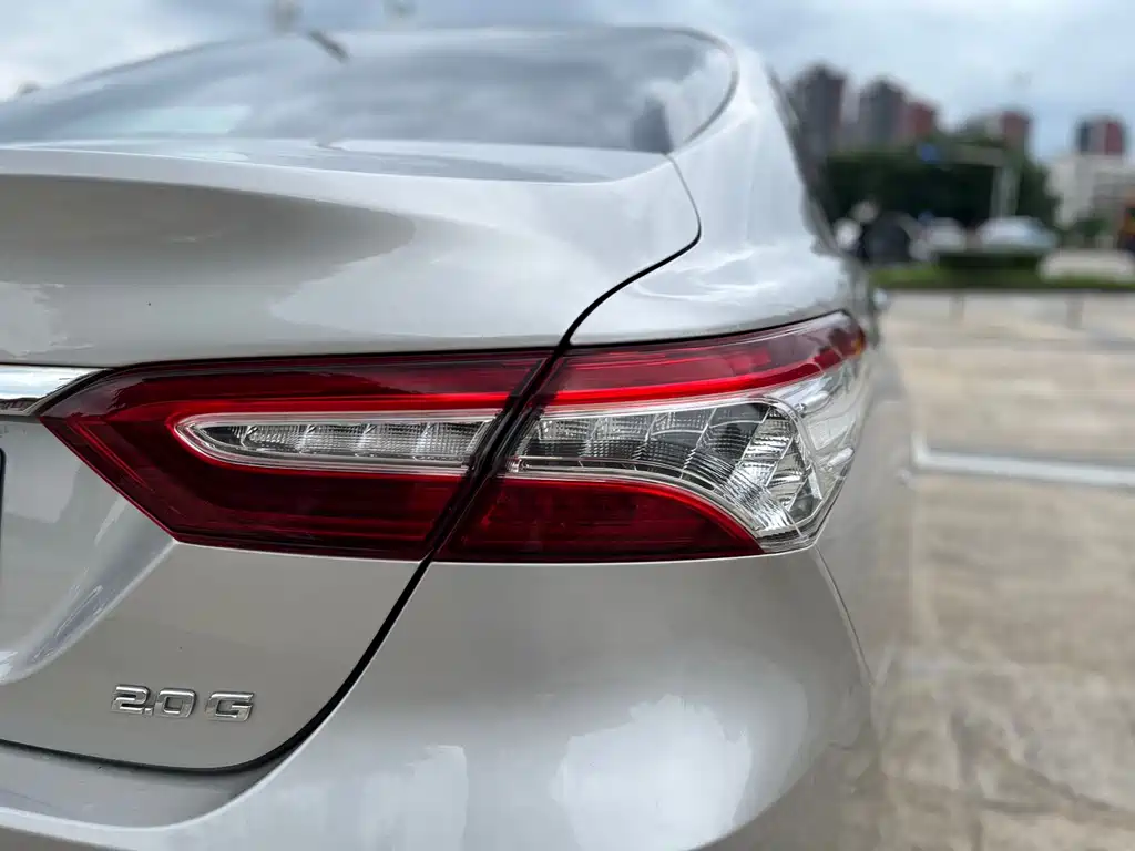 Toyota Camry 2019 — фото 11