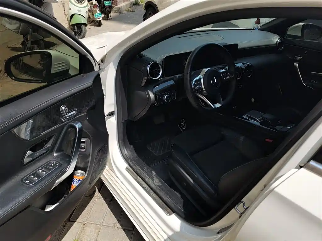 Mercedes-Benz A-Class 2019 — фото 14