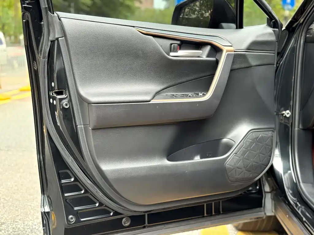 Toyota Wildlander 2022 — фото 14