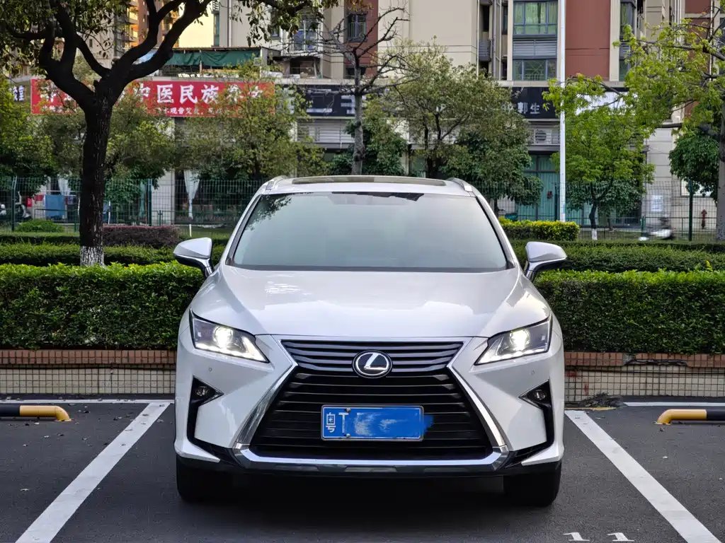 Lexus RX 2018 — фото 1