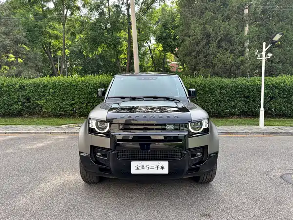 Land Rover Defender 2025