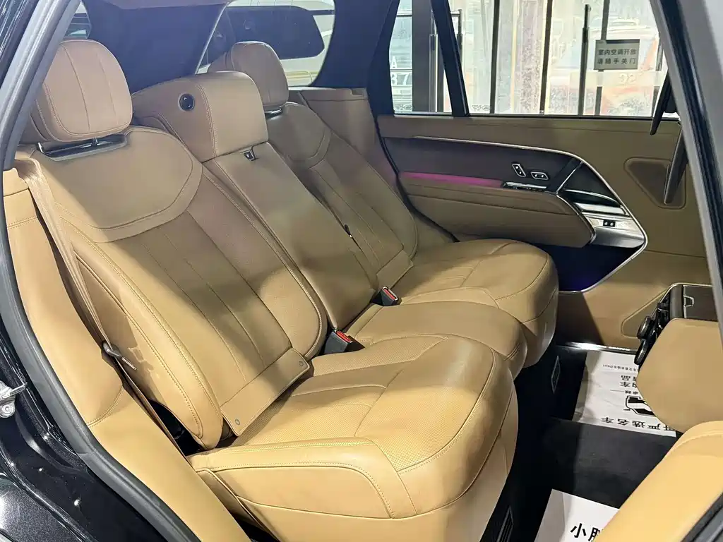 Land Rover Range Rover 2024 — фото 13