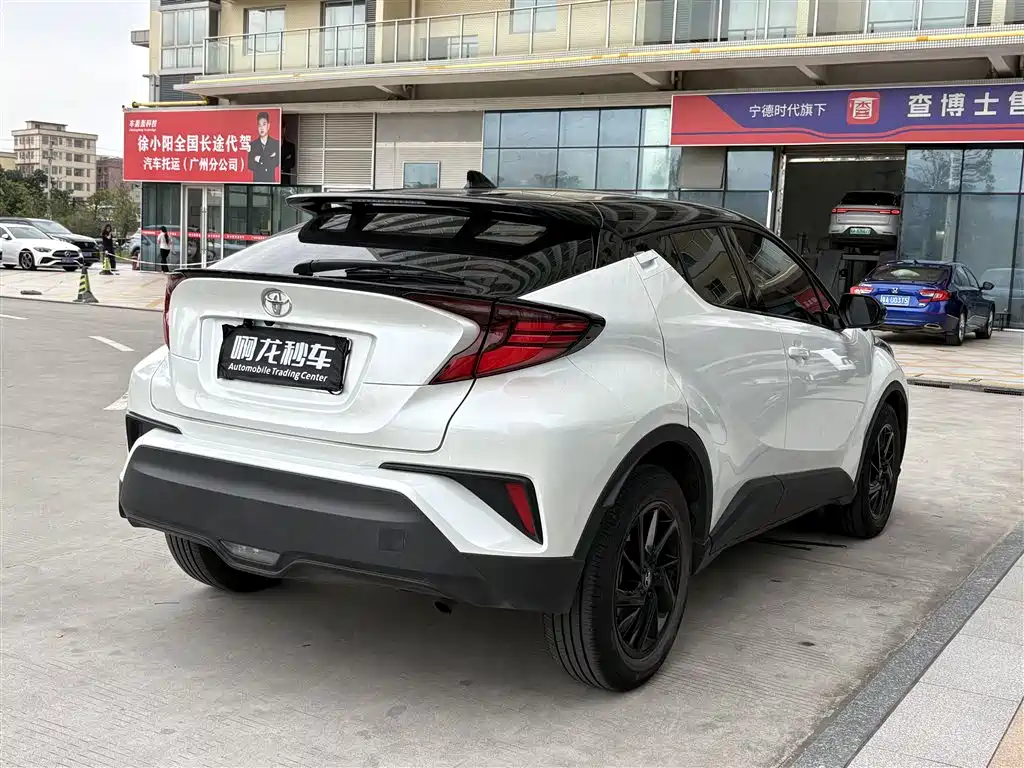 Toyota C-HR 2022 — фото 9