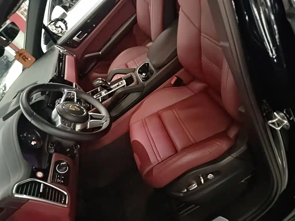 Porsche Cayenne 2021 — фото 15