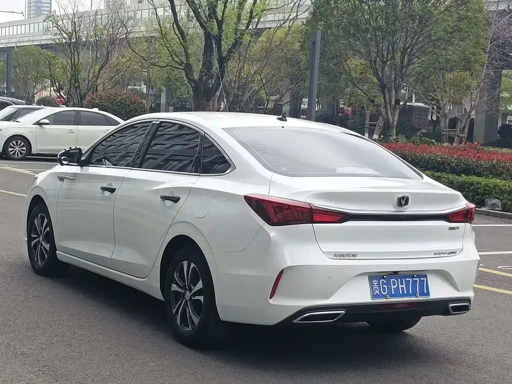 Changan Eado 2022 — фото 9