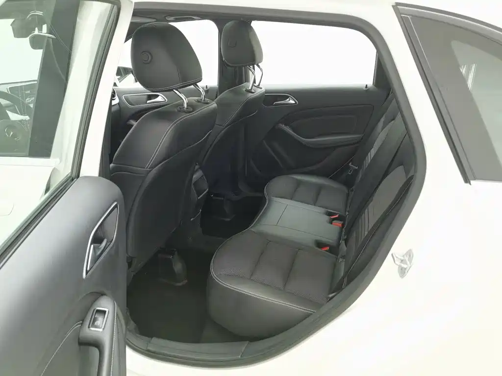 Mercedes-Benz B-Class 2016 — фото 15