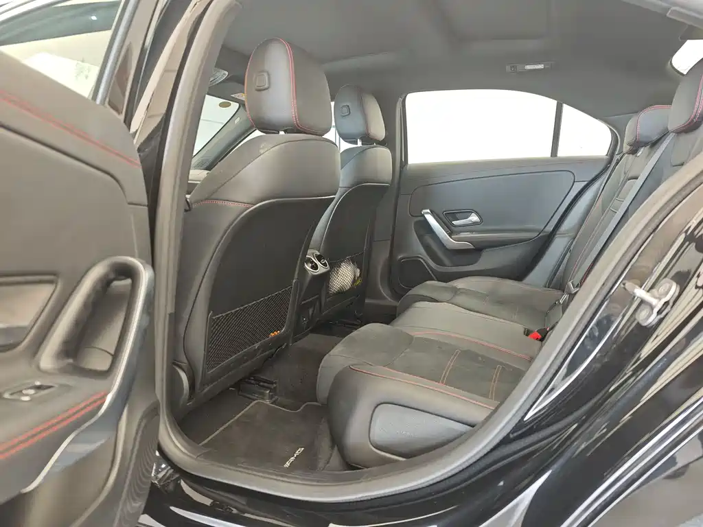Mercedes-Benz A-Class 2024 — фото 14