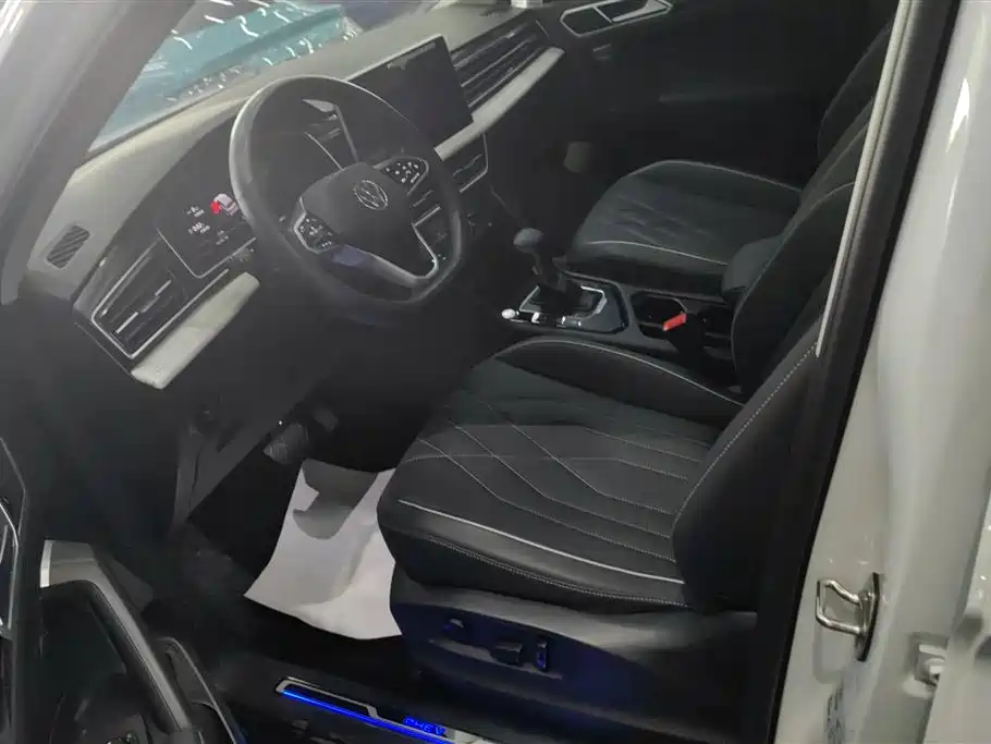 Volkswagen Tiguan L PHEV 2023 — фото 9