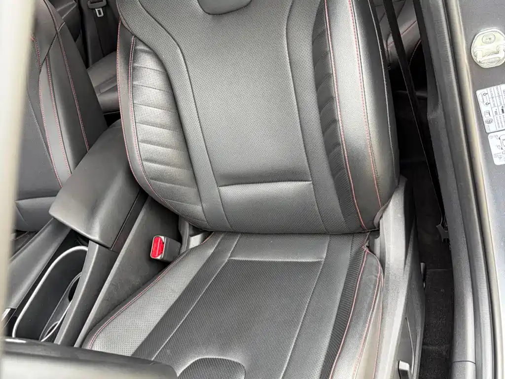 Hyundai Elantra 2022 — фото 12
