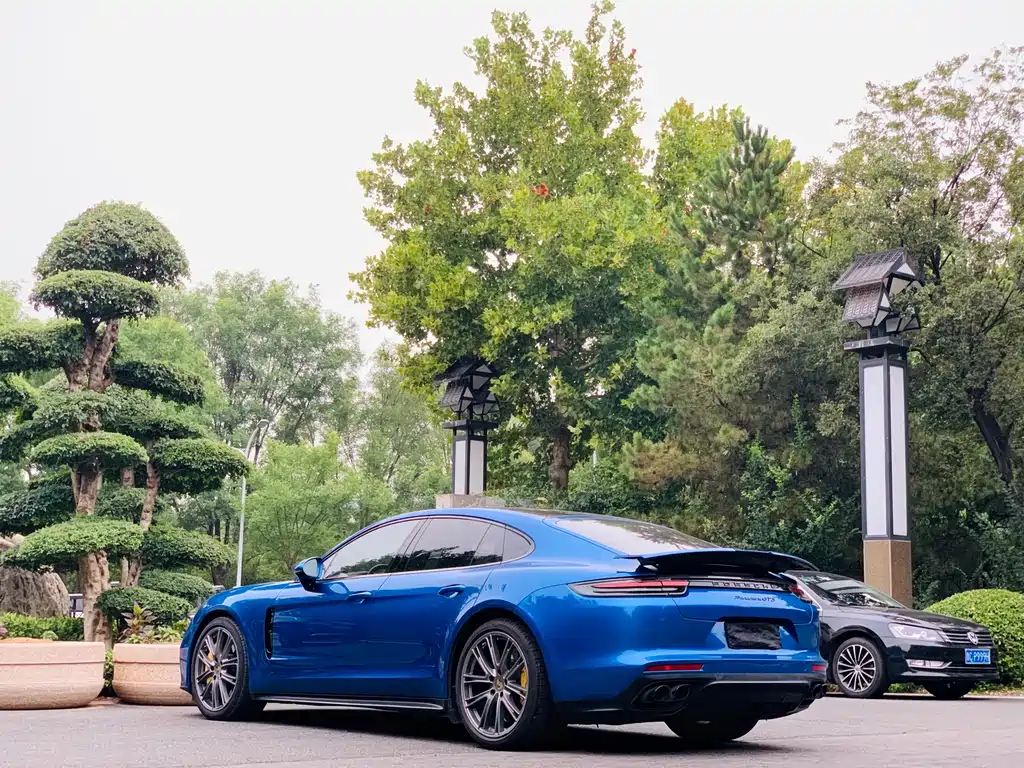 Porsche Panamera 2019 — фото 21
