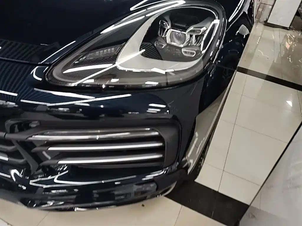 Porsche Cayenne 2021 — фото 24