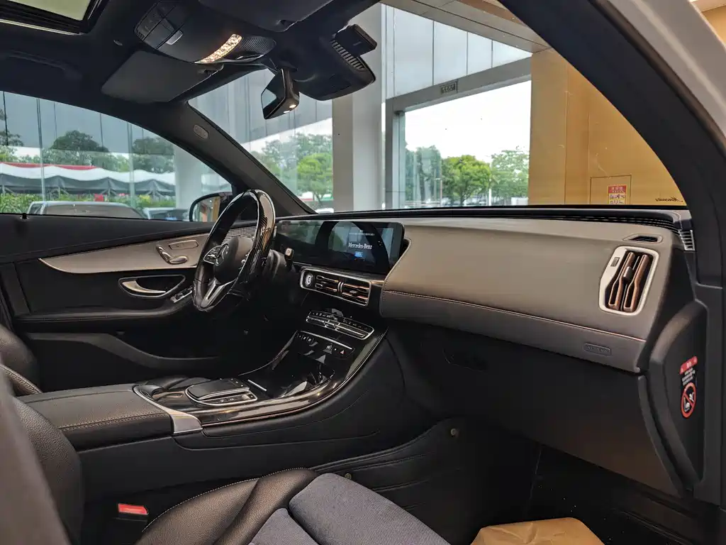 Mercedes-Benz EQC 2022 — фото 33